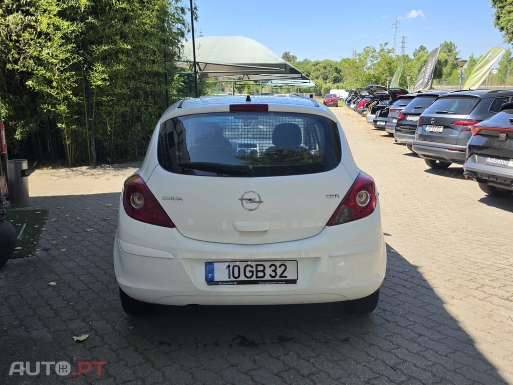 Opel Corsa 1.3 CDTi Van — fotografia 5