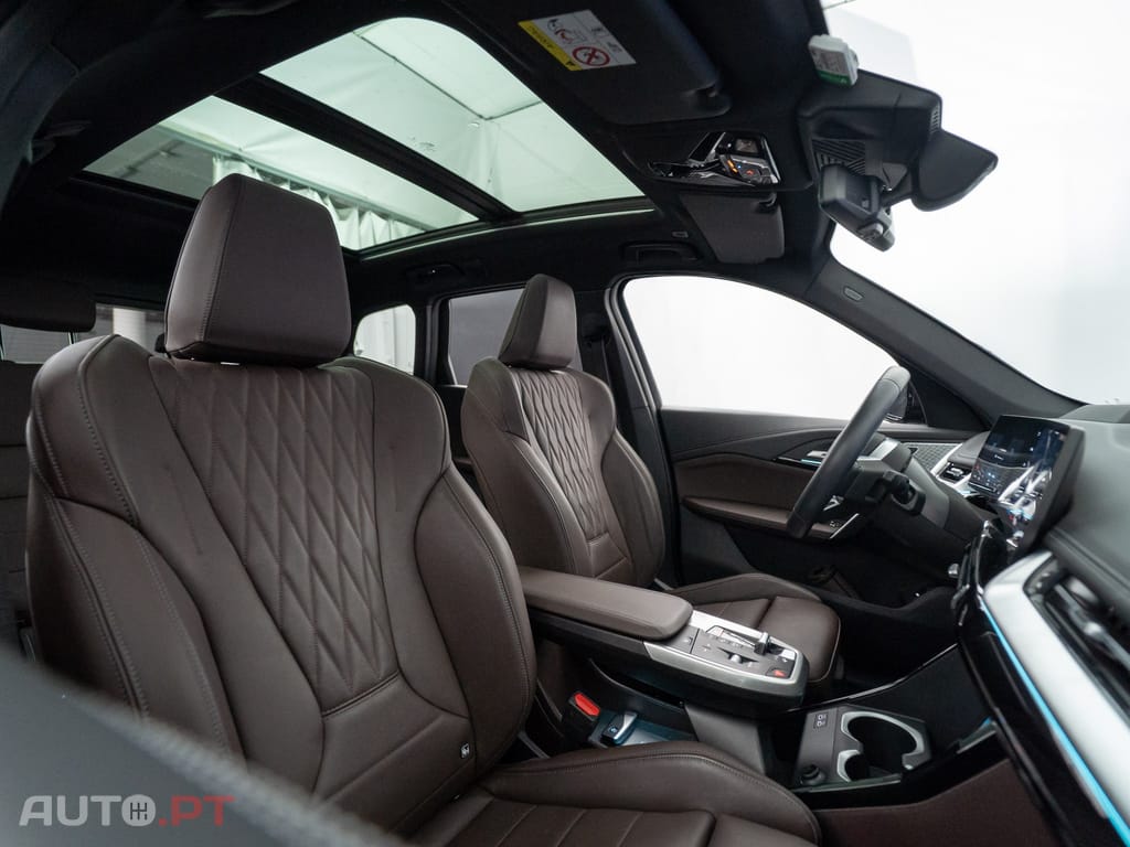 BMW iX1 xDrive30 Pack Desportivo M Pro