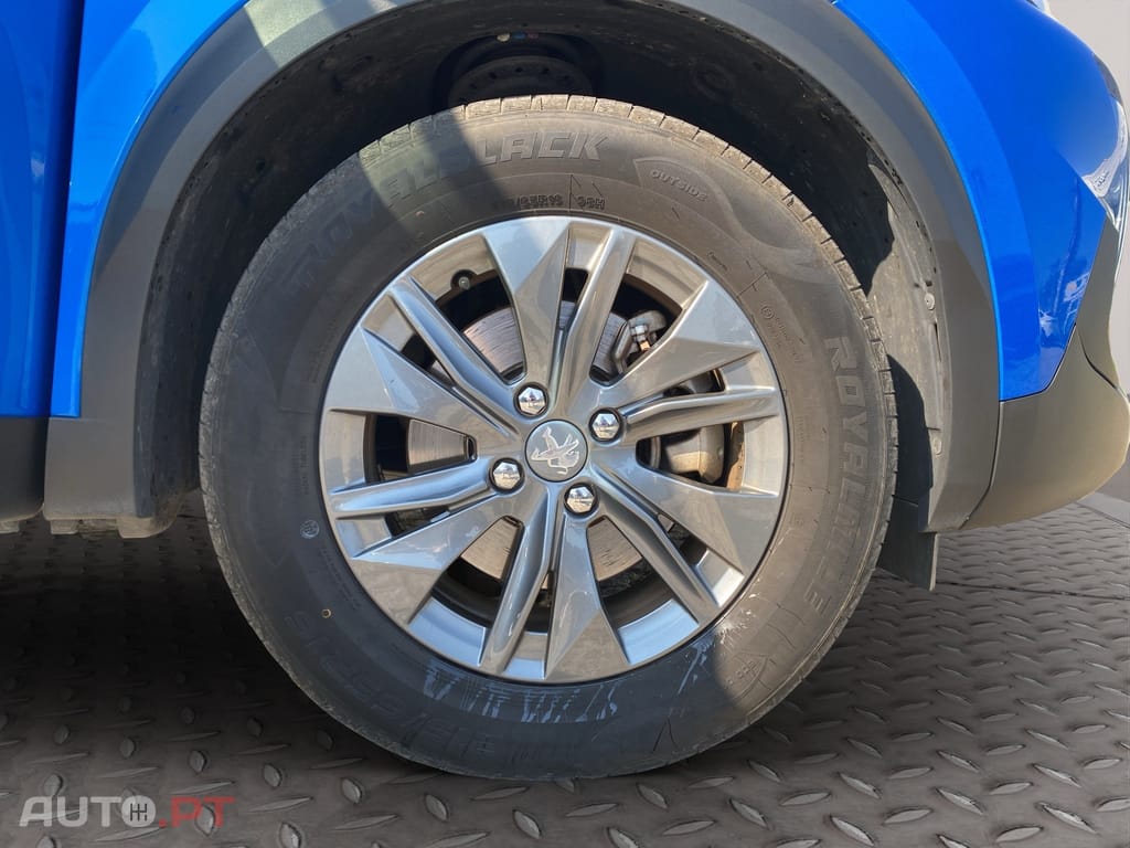 Peugeot E-2008 50 kWh Active Pack