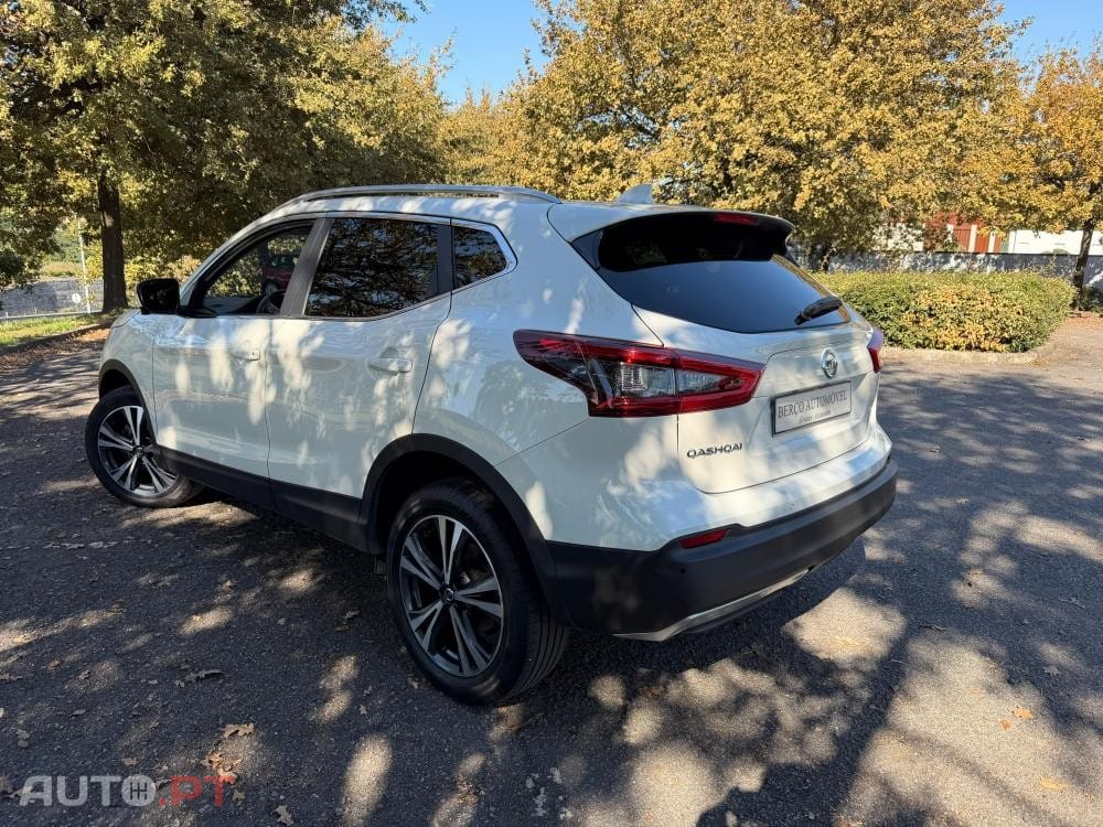 Nissan Qashqai 1.3 DIG-T MHEV Premiere Edition