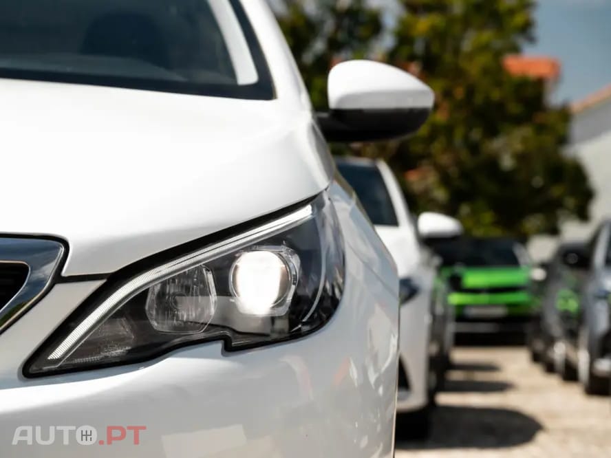Peugeot 308 1.5 BlueHDi Business Line