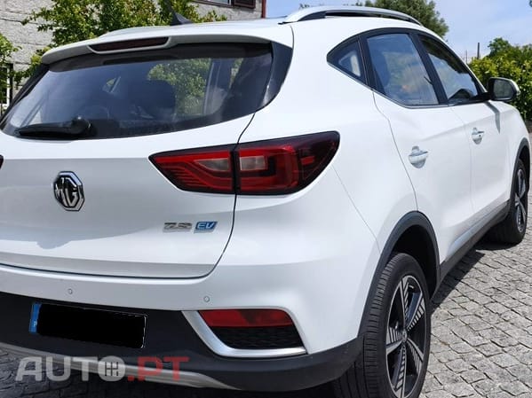 MG ZS EV Luxury