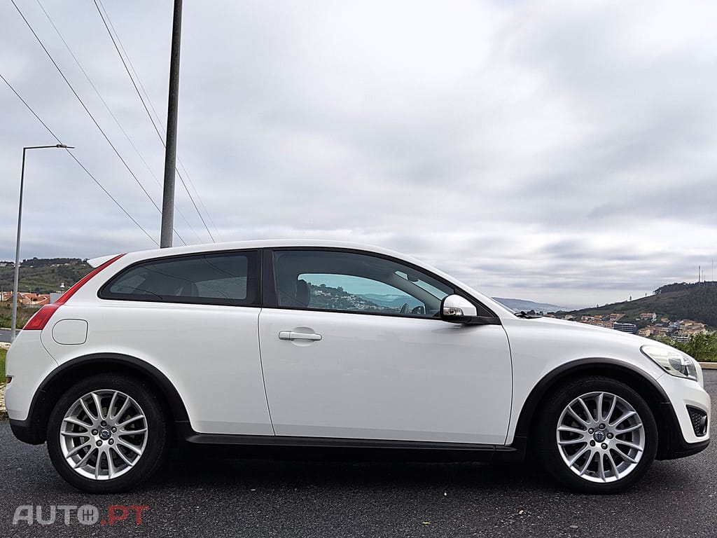 Volvo C30 1.6 D Drive 99g Momentum Start/Stop