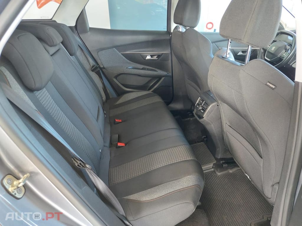 Peugeot 3008 1.5 BlueHDi Active