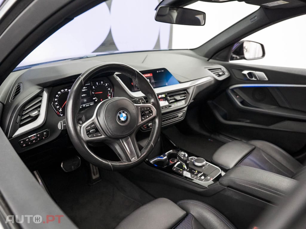 BMW 118 i Pack Desportivo M Auto