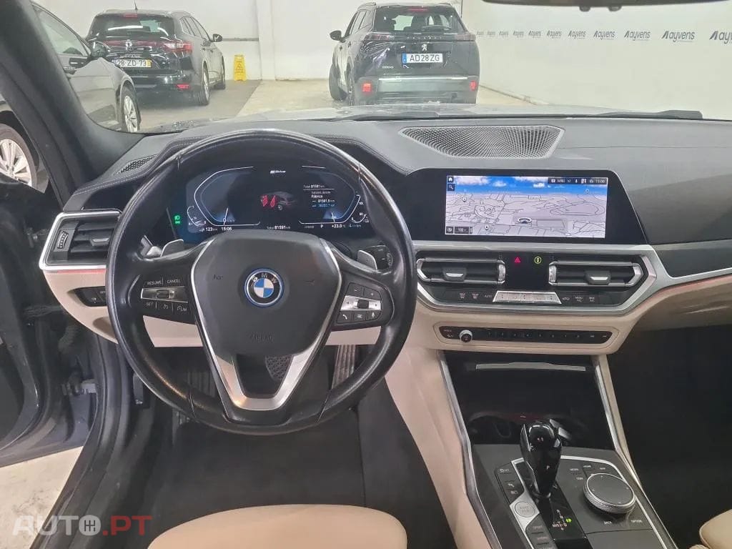 BMW 330 e Touring Line Luxury Auto