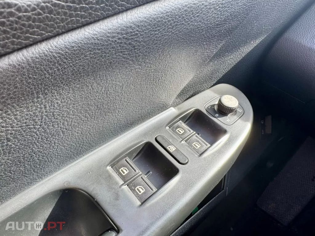 Volkswagen Passat Variant 2.0 TDI Highline — fotografia 22