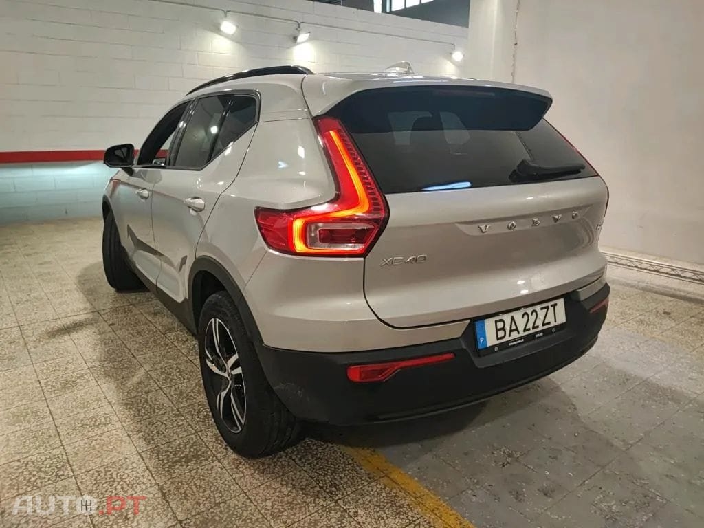 Volvo XC40 1.5 T2 Plus Dark Auto