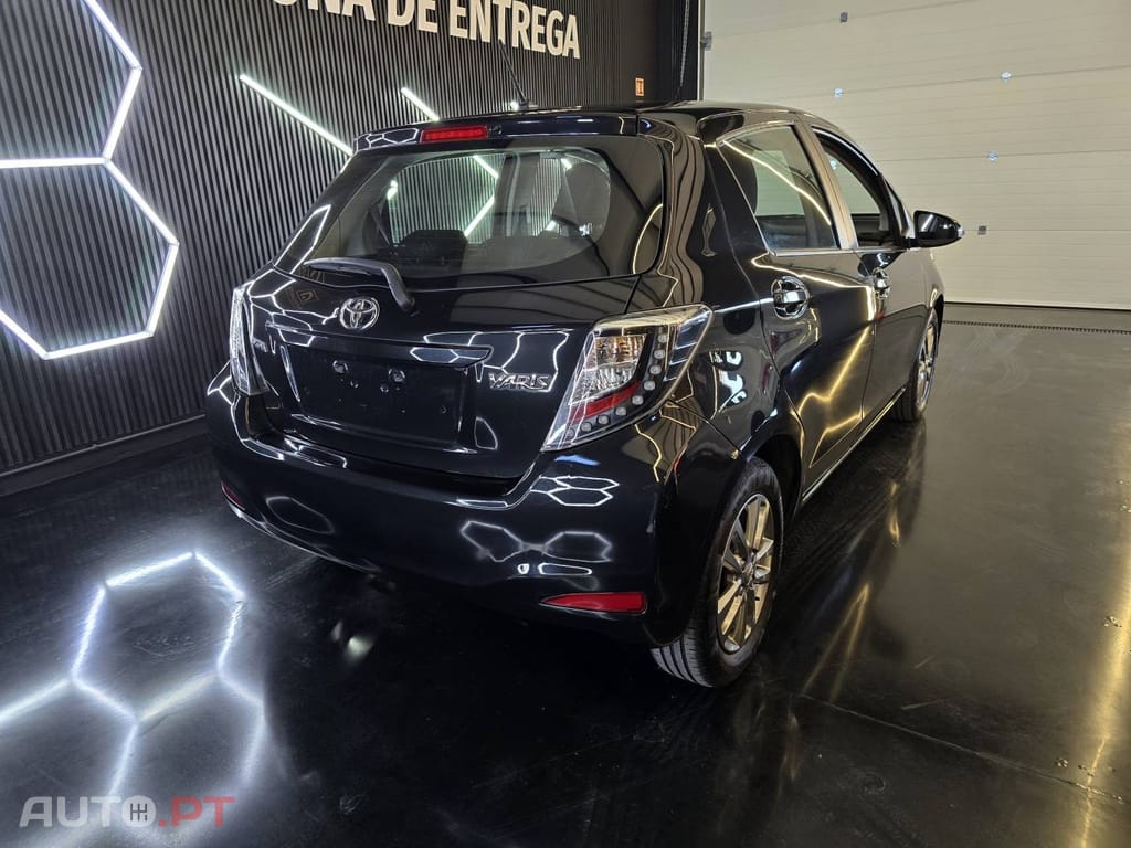 Toyota Yaris 1.3 VVT-i Sol High Pack