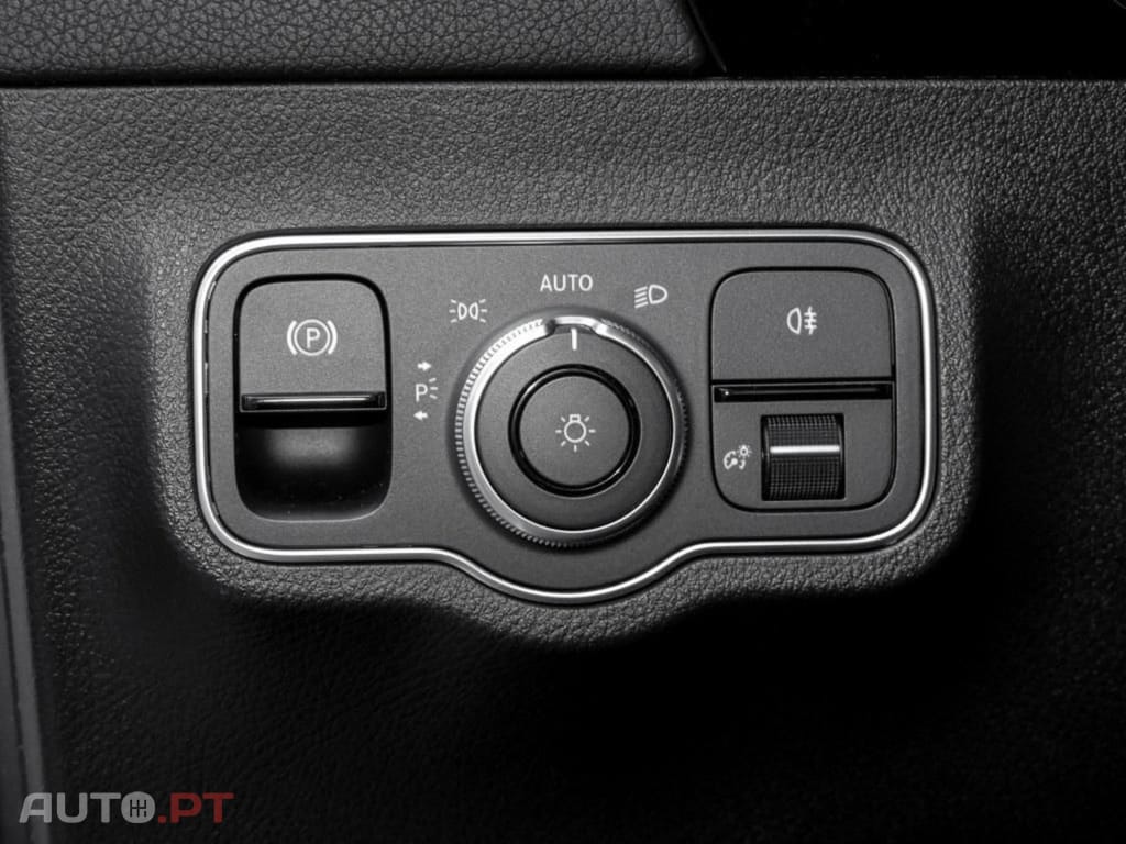 Mercedes-Benz EQA 300 4M AMG I.V.A DEDUTIVEL 