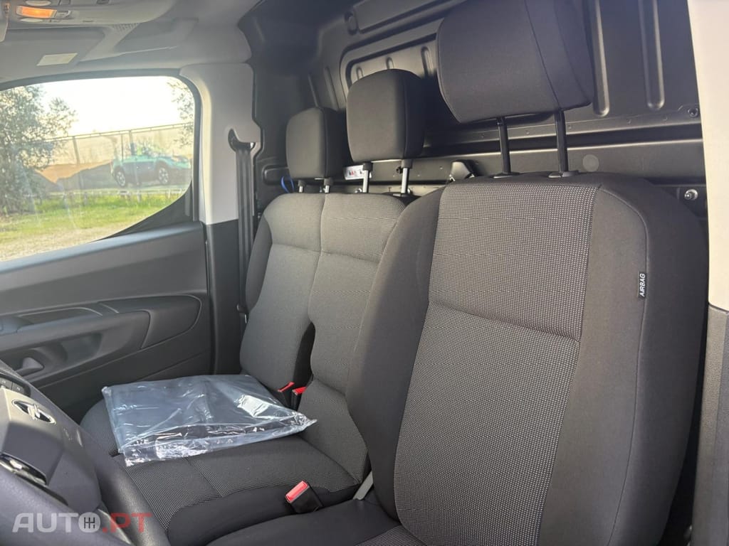 Opel Combo 1.5 Blue Hdi EAT6