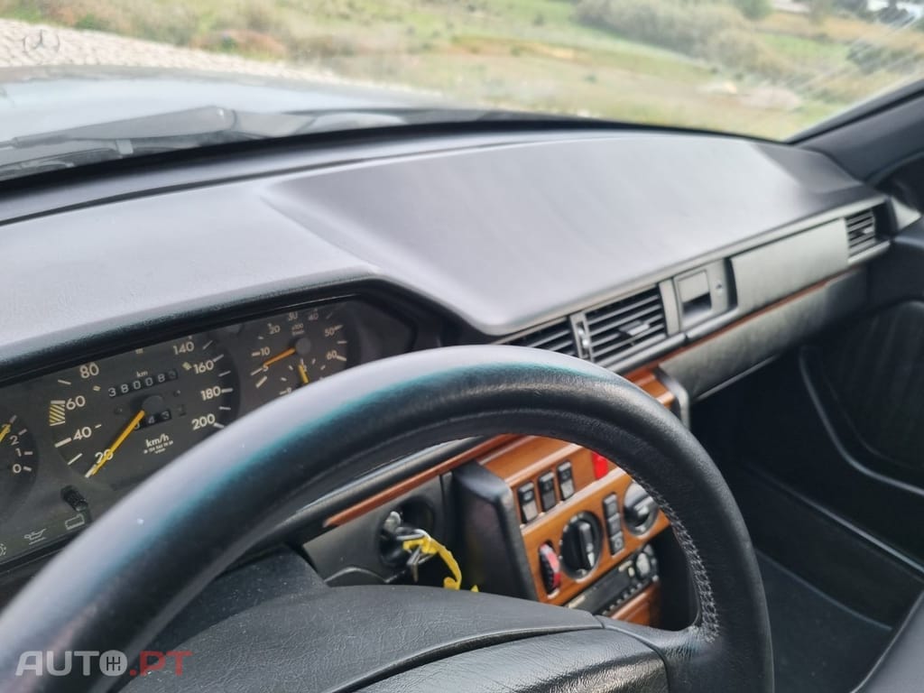 Mercedes-Benz 300 TD