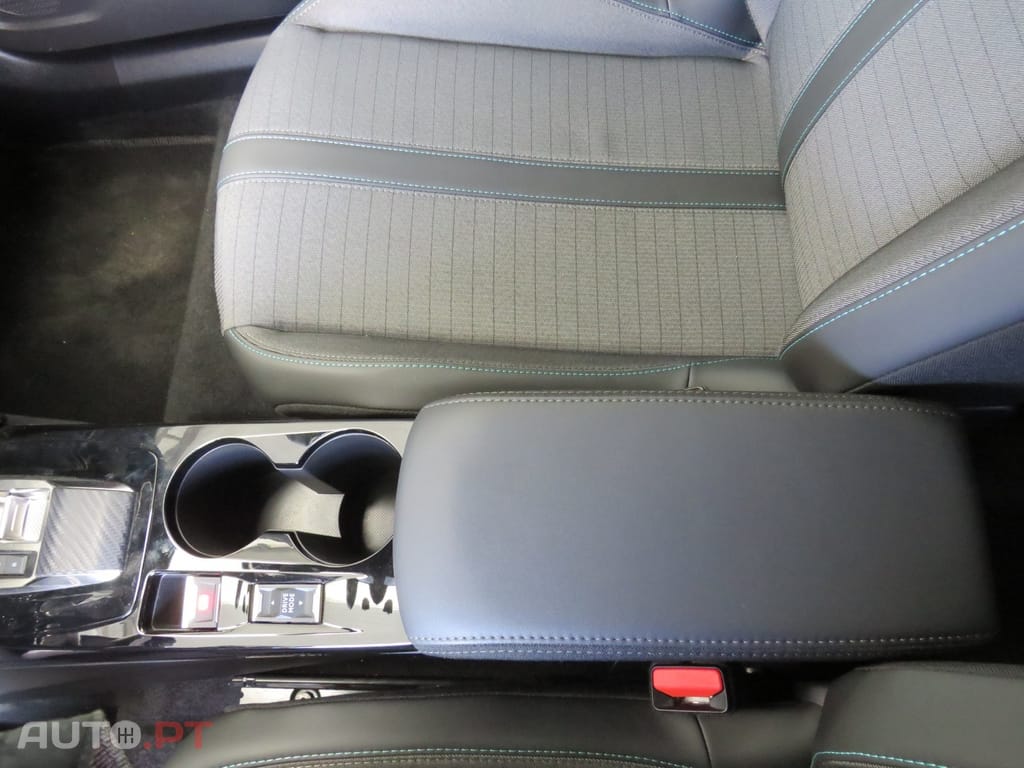 Peugeot E-2008 Allure Pack 100