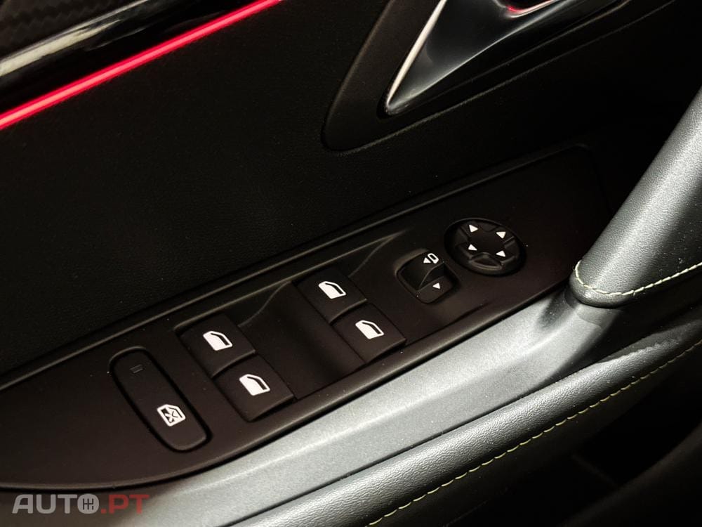 Peugeot E-208 50 kWh GT Pack