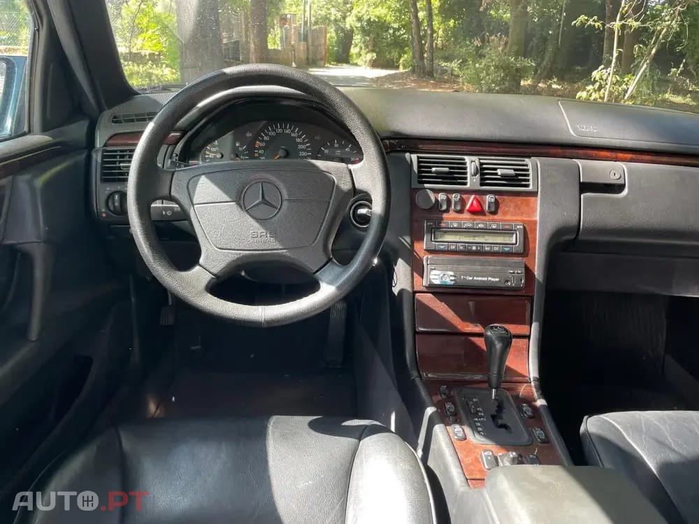 Mercedes-Benz E 300 TD Classic