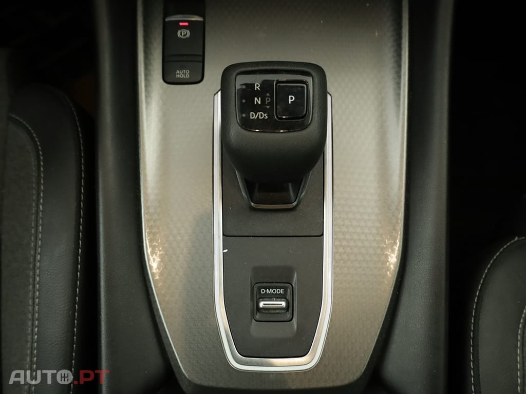 Nissan Qashqai Qashqai 1.3 DIG-T N-Connecta LED Xtronic
