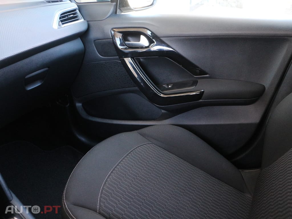 Peugeot 208 1.6 BlueHDi Style
