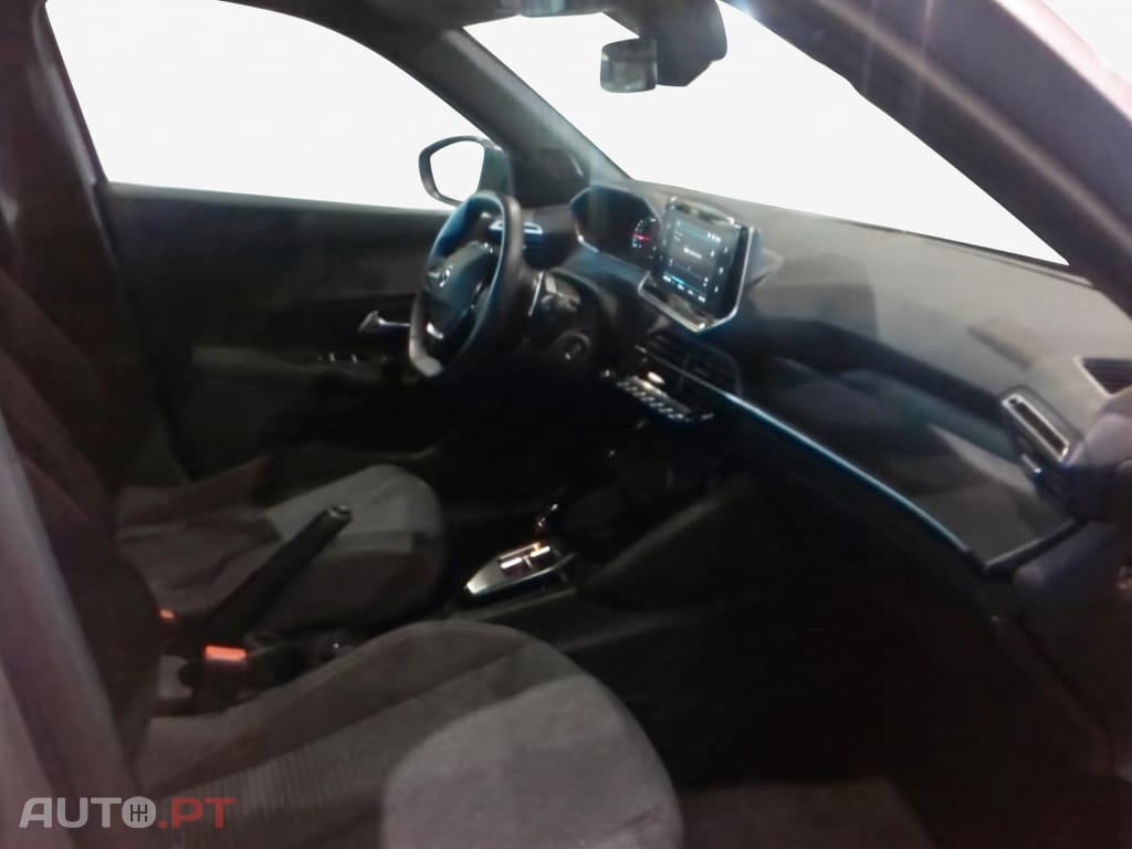 Peugeot 2008 1.2 Hybrid e-DCS6 Style