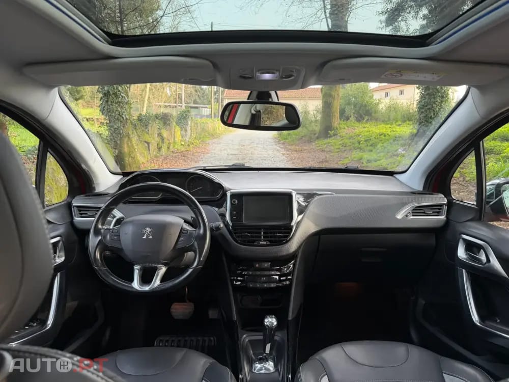 Peugeot 2008 1.2 PureTech Allure EAT6