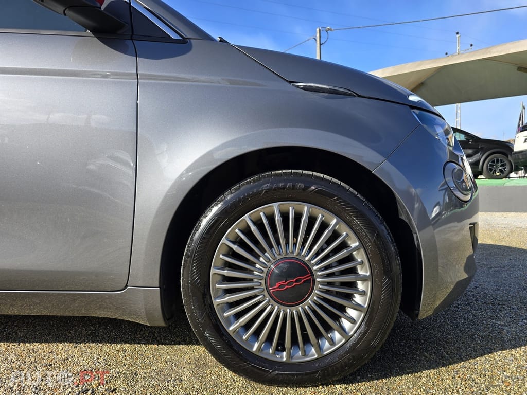 Fiat 500e (RED)