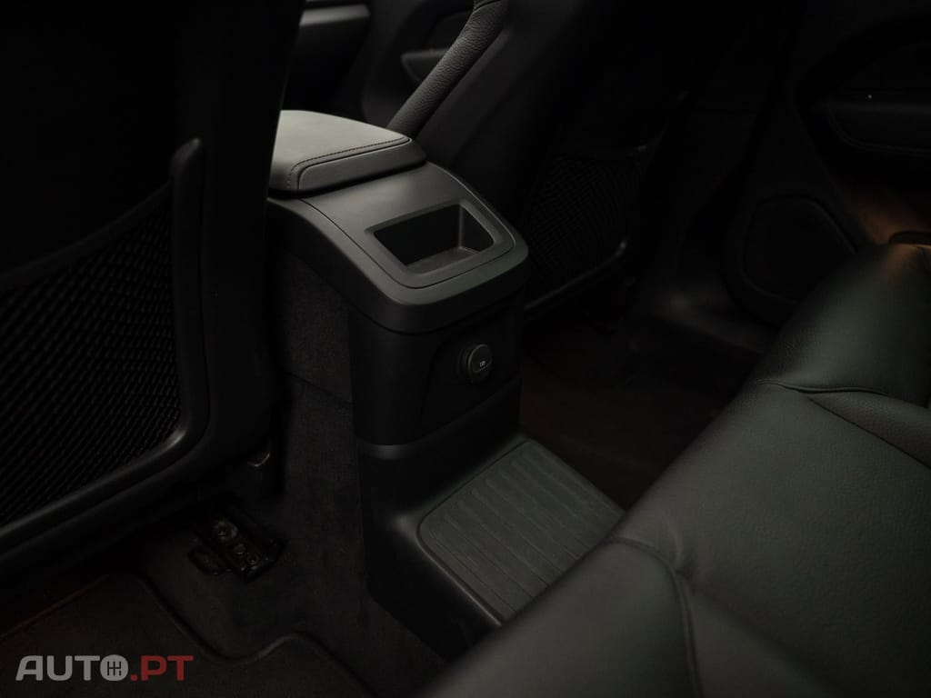 Volvo XC60 2.0 T6 PHEV Ultra Dark AWD