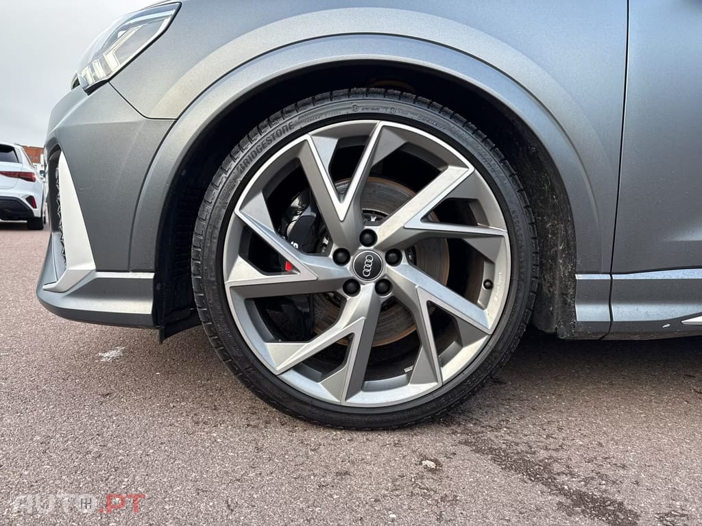 Audi RSQ3 quattro Matrix