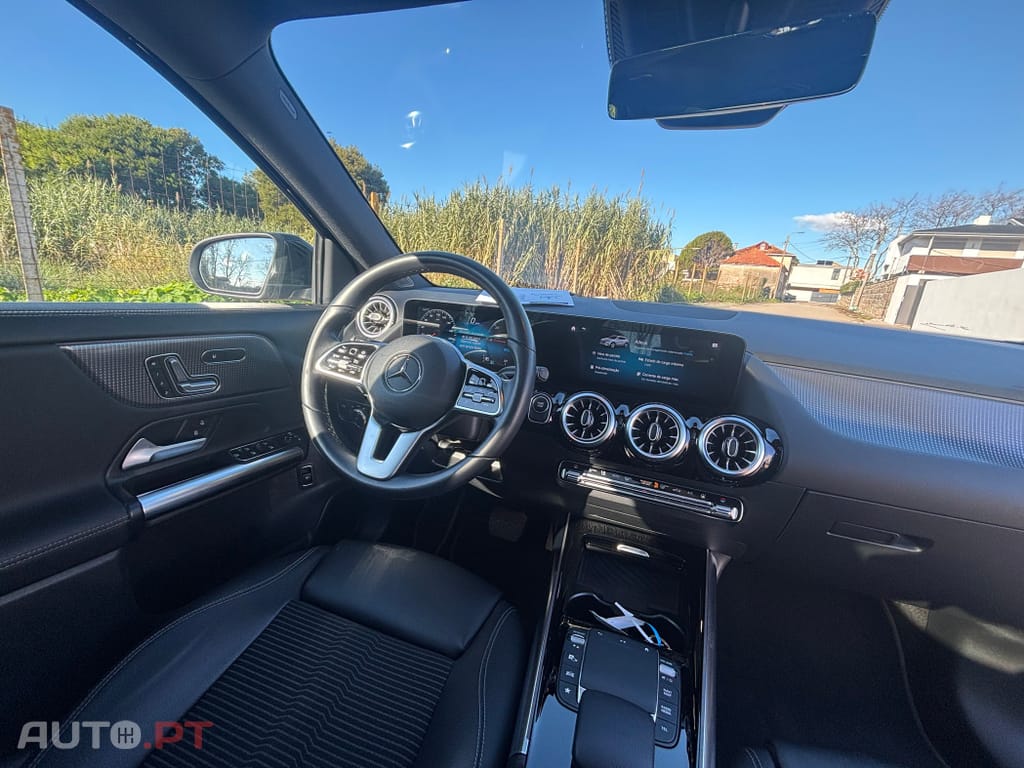 Mercedes-Benz EQA 250 Electric Art