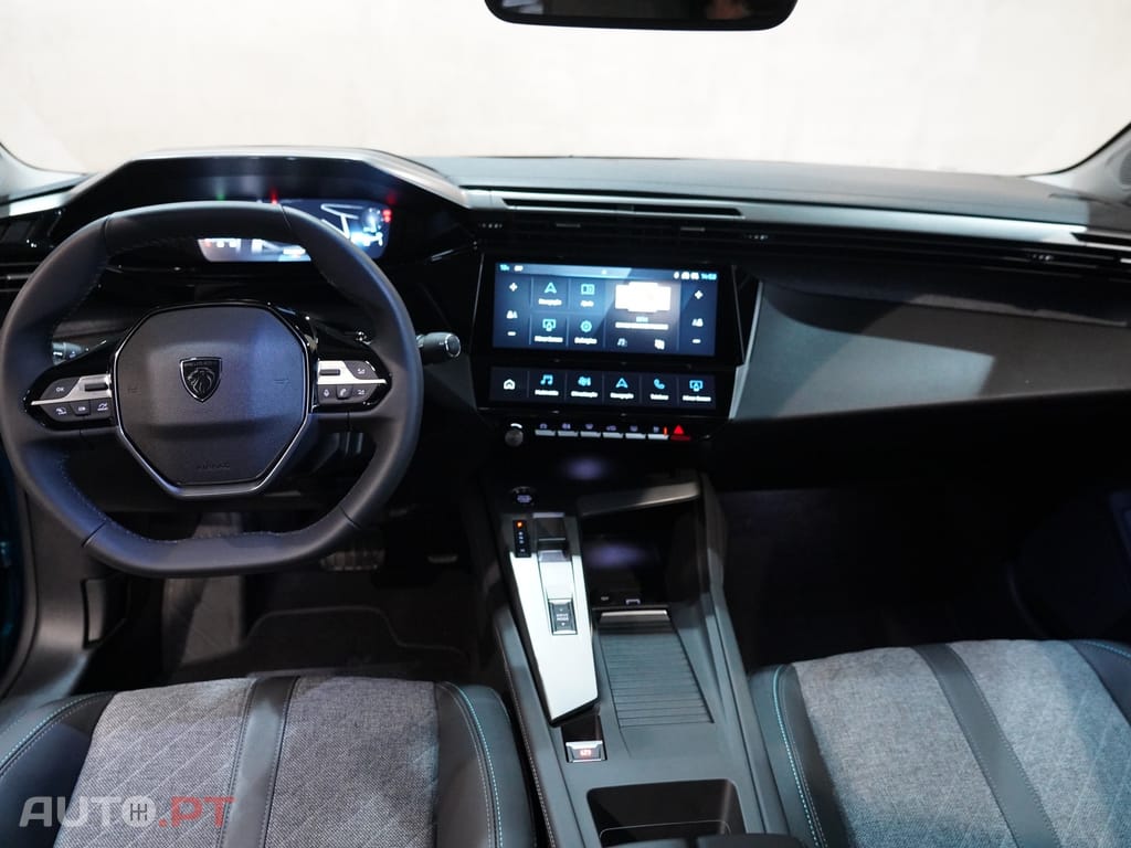 Peugeot 408 1.2 PureTech Allure EAT8