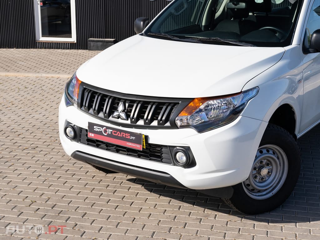 Mitsubishi L200 2.4 DI-D CD Invite 4WD