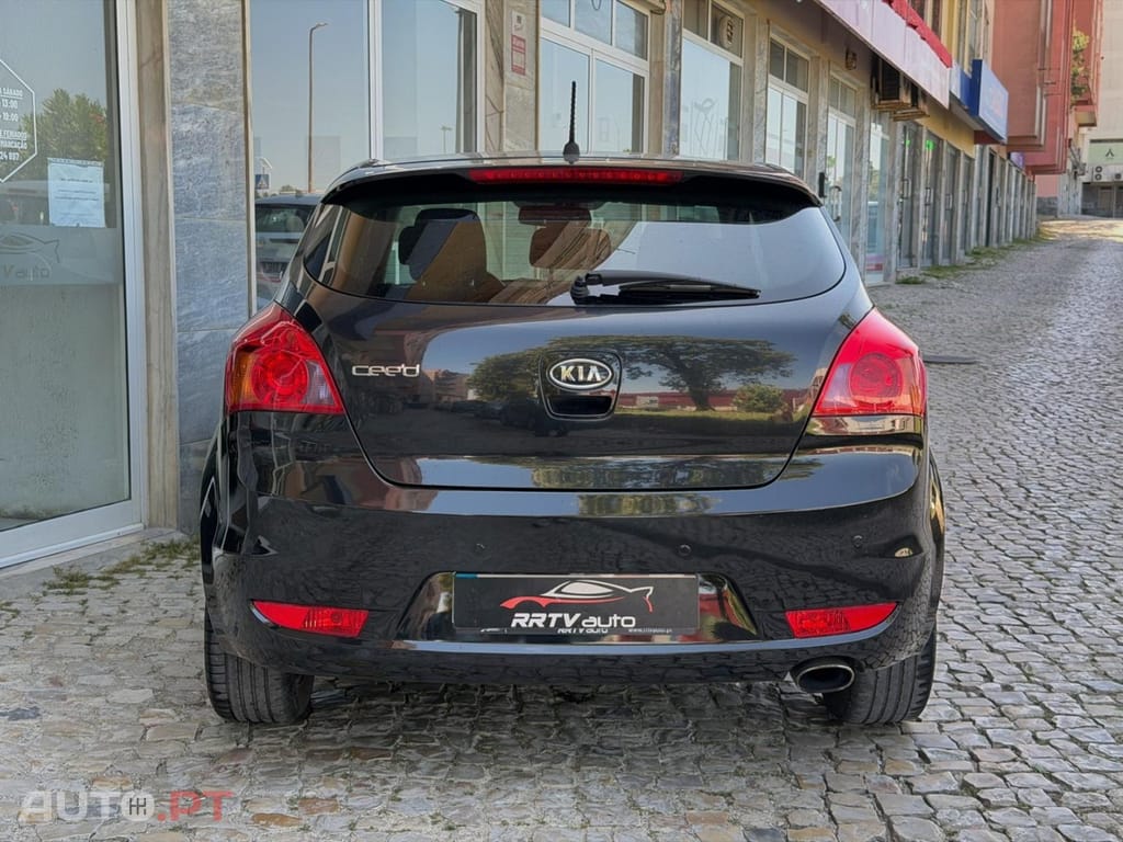 Kia Ceed S Coupé 1.4 CVVT EX ISG