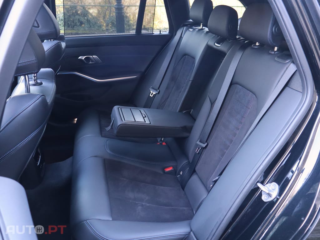 BMW 330 e Touring Pack M Auto.