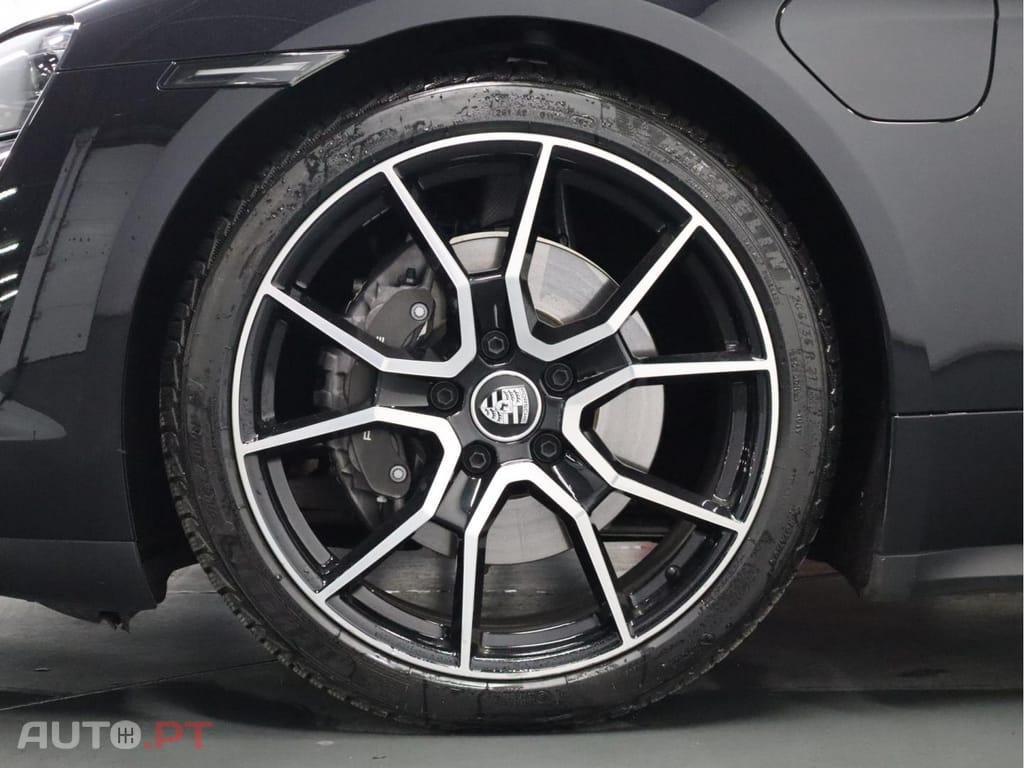 Porsche Taycan Standard