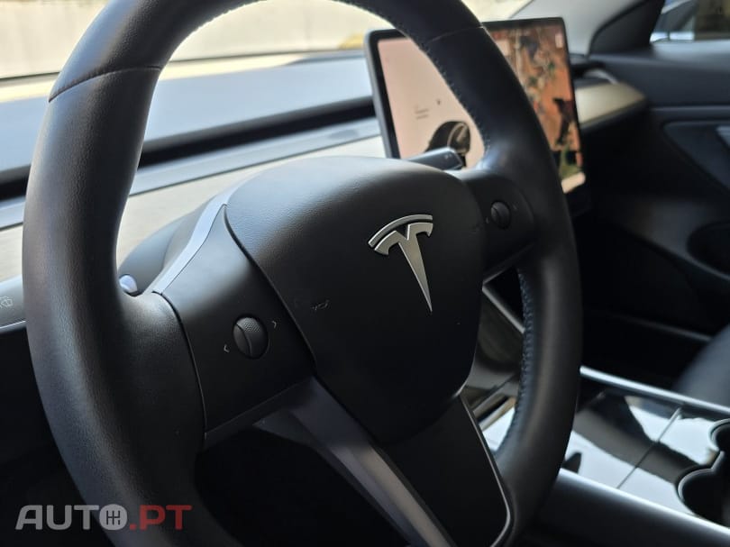 Tesla Model 3 Long-Range Dual Motor AWD