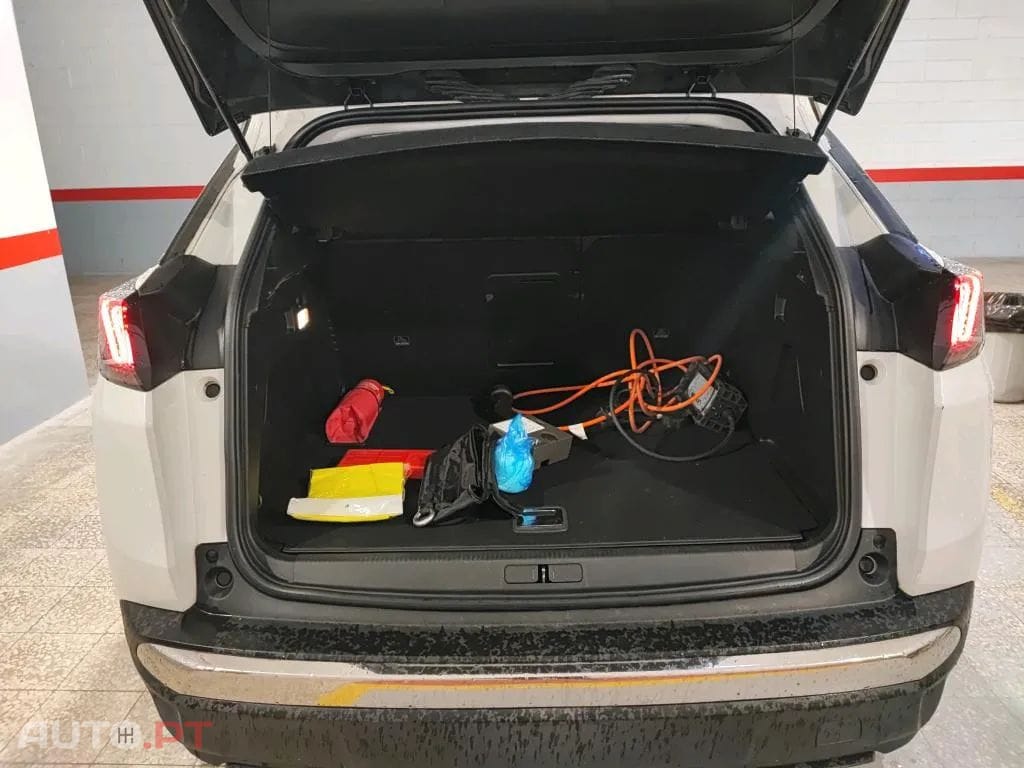 Peugeot 3008 1.6 Hybrid Allure e-EAT8