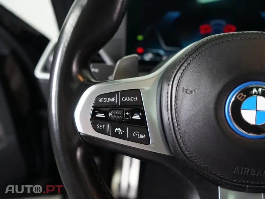 BMW 330 e iPerformance Sport Line