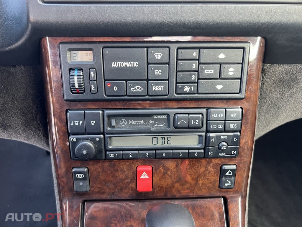 Mercedes-Benz SL 280 Outro