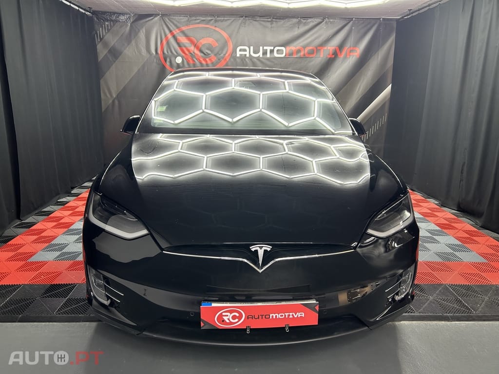 Tesla Model X 75D