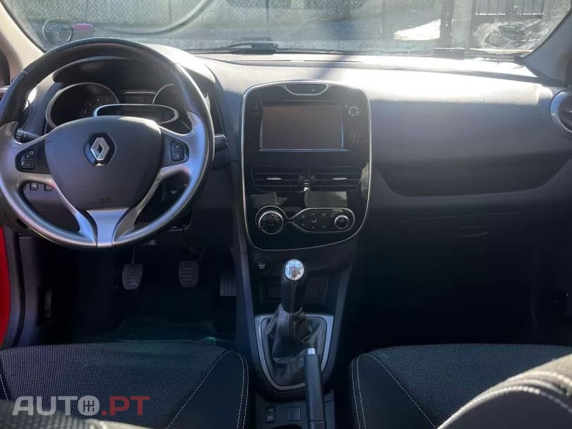 Renault Clio Sport Tourer Energy dCi 90 Start & Stop Luxe — fotografia 9