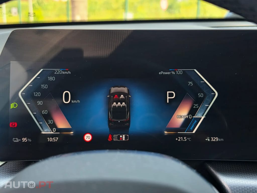 BMW iX2 eDrive20 Pack Desportivo M — fotografia 15
