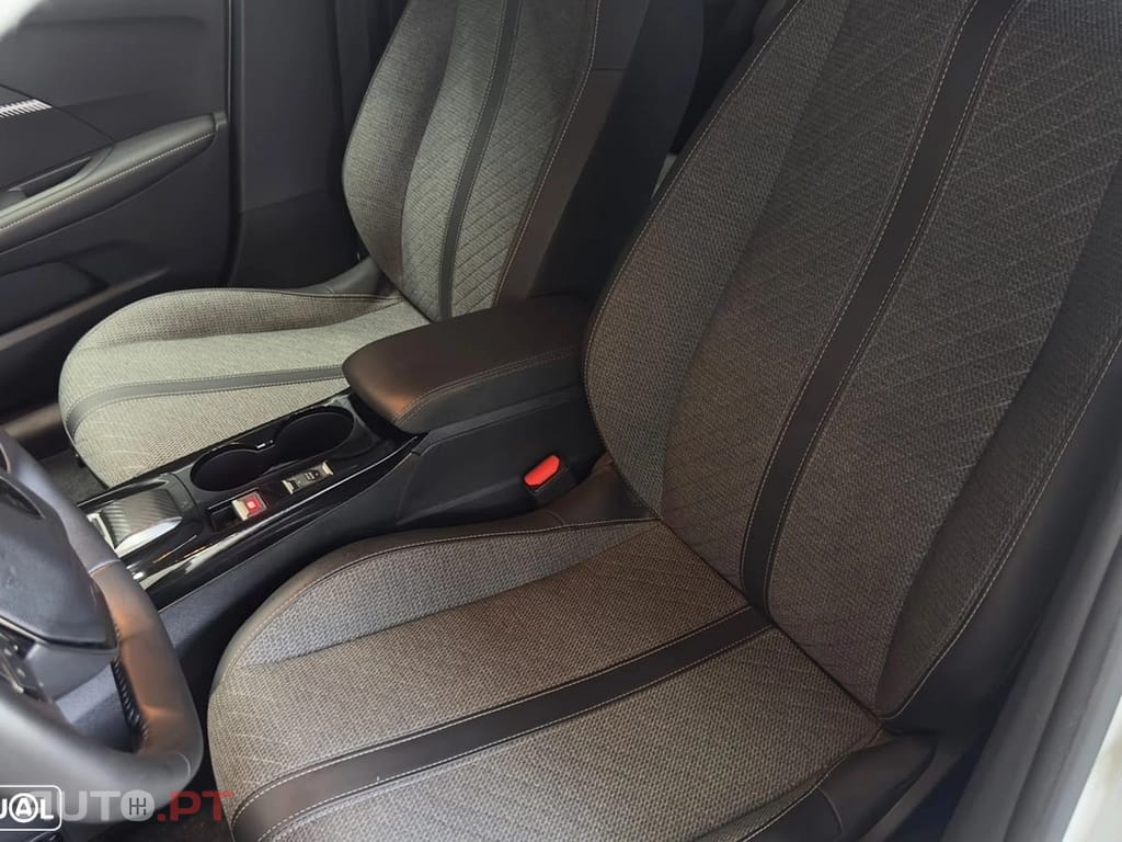 Peugeot E-208 Allure