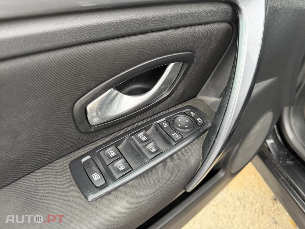 Renault Laguna Break Outro