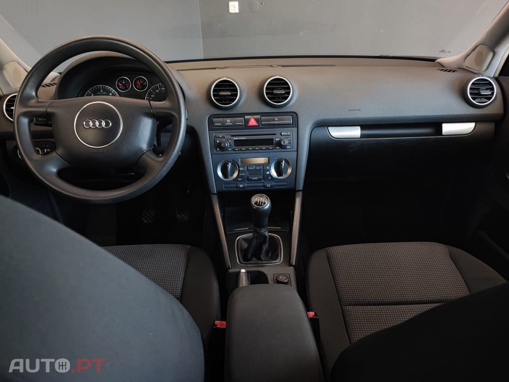 Audi A3 2.0TDI AMB (1DONO)