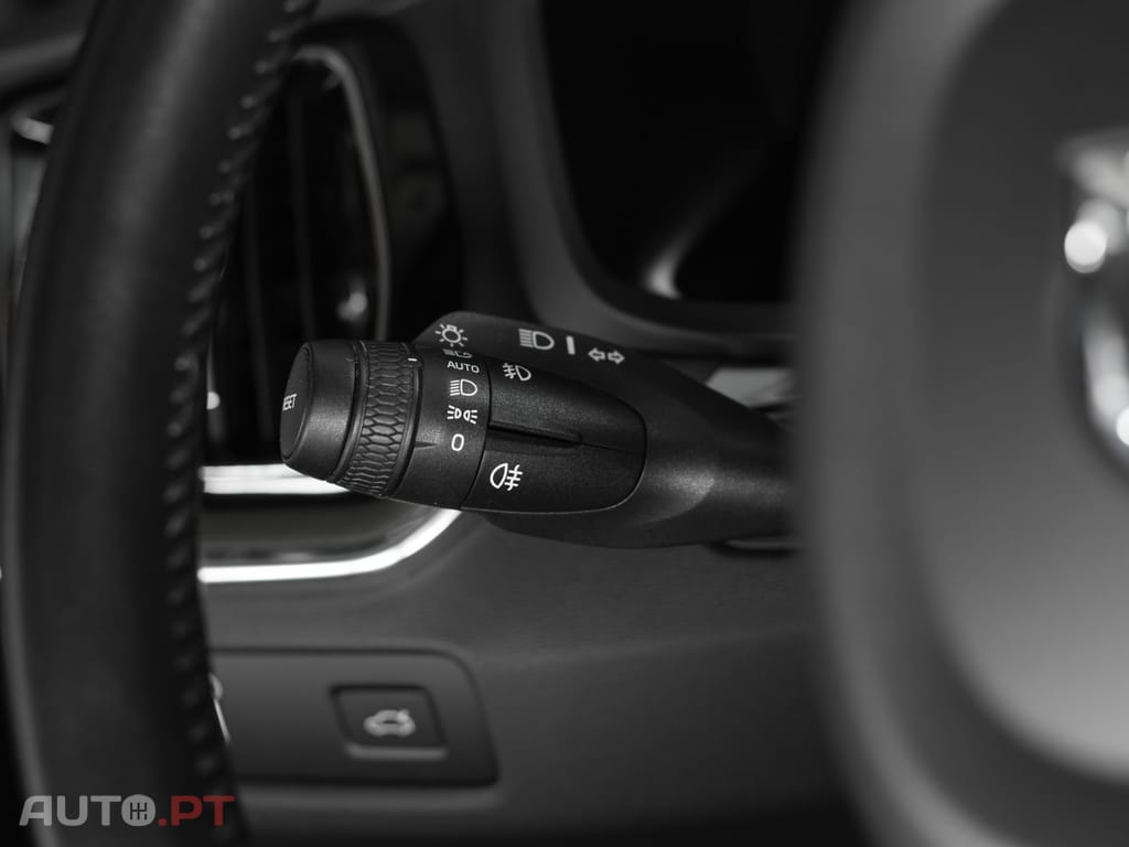 Volvo V60 2.0 B4 Momentum Geartronic