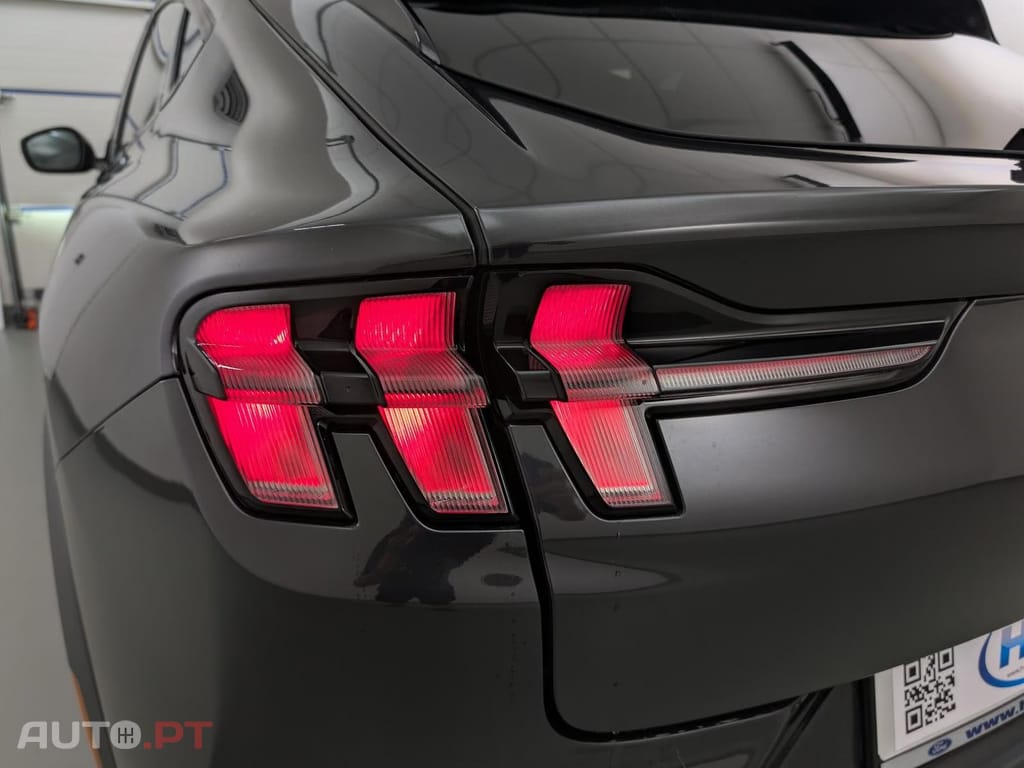 Ford Mustang Mach-E 76 kWh RWD