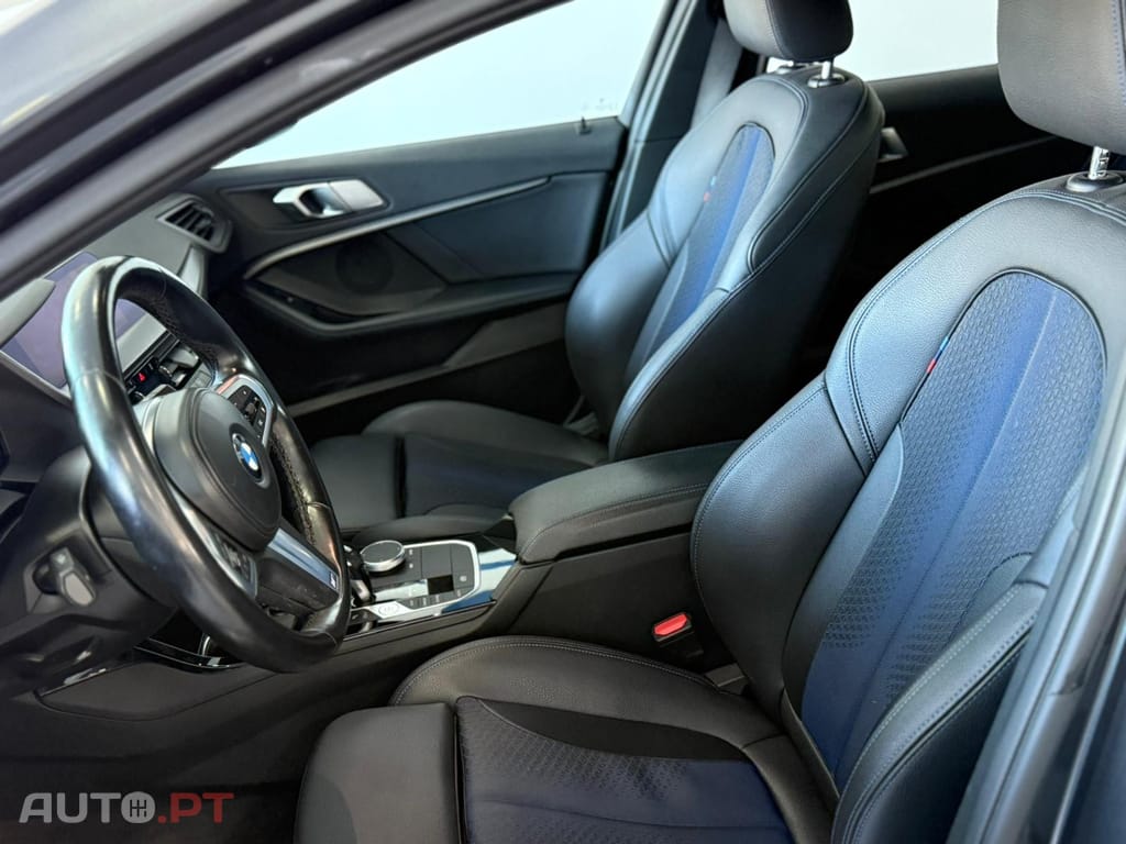 BMW 118 i Pack Desportivo M Auto