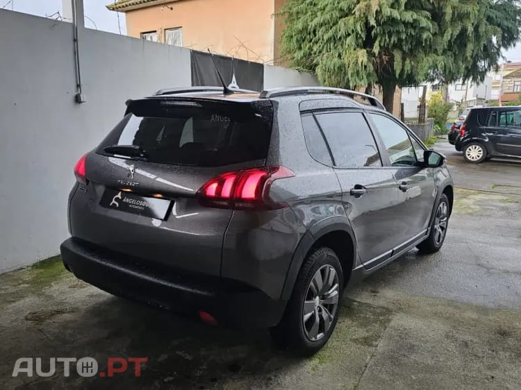 Peugeot 2008 1.2 PureTech Signature