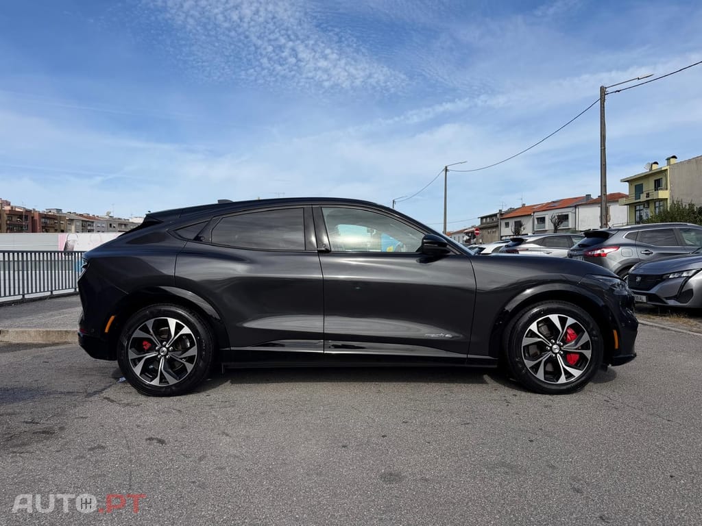 Ford Mustang Mach-E 87 kWh Premium AWD