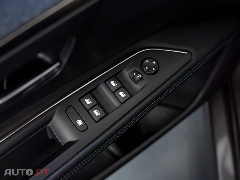 Peugeot 3008 1.6 Hybrid Allure Pack e-EAT8