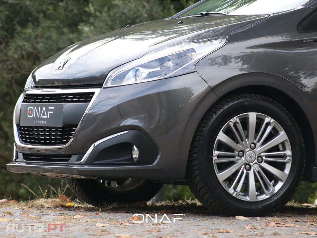 Peugeot 208 1.2 PureTech Signature