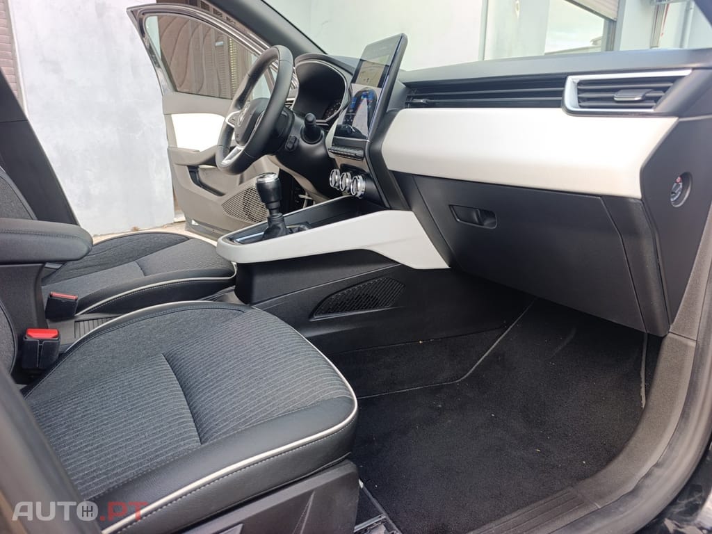Renault Clio TCe 100 BUSINESS EDITION